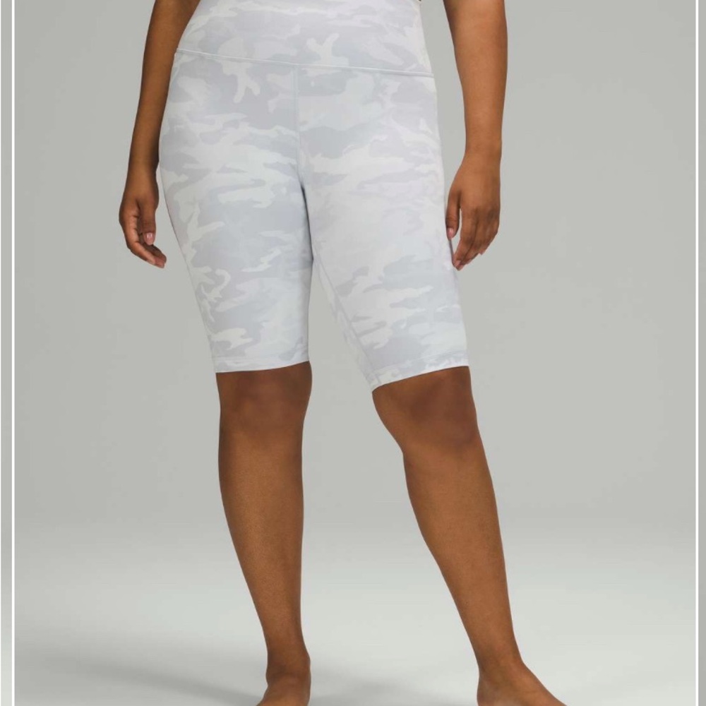 EUC Lululemon Wunder Under Short 10" *Ribbed 4